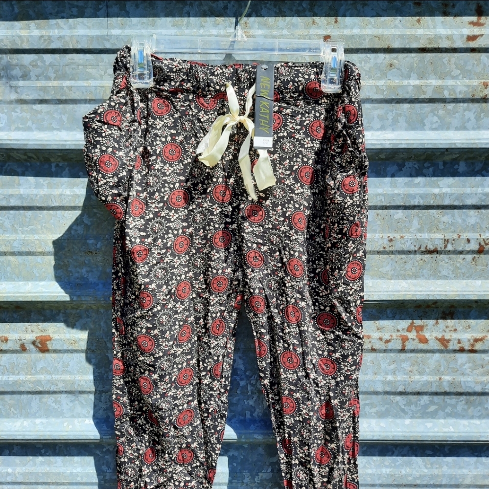 Silky Floral Pocketed Harem Pants With Tie Waist